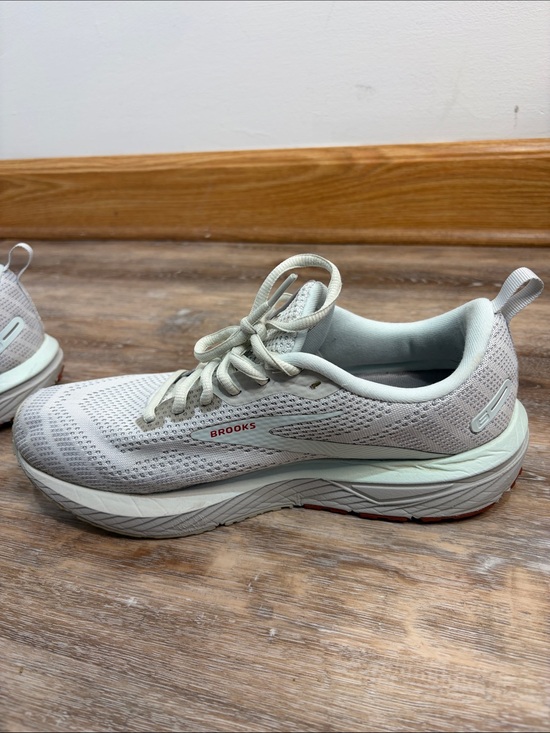 Brooks Revel 6 Light Grey Shoe Women\'s Size 9 1203861B459 Hybrid Running Casual